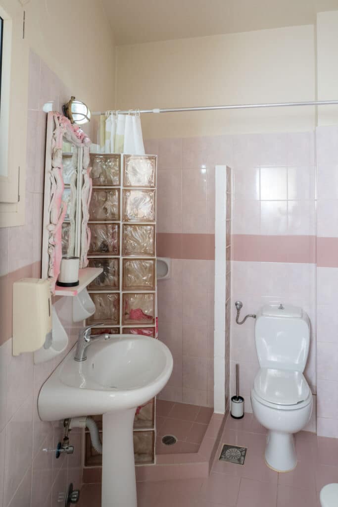 places-to-stay-in-koufonissia-junior-double-room-6 svg+xml;charset=utf