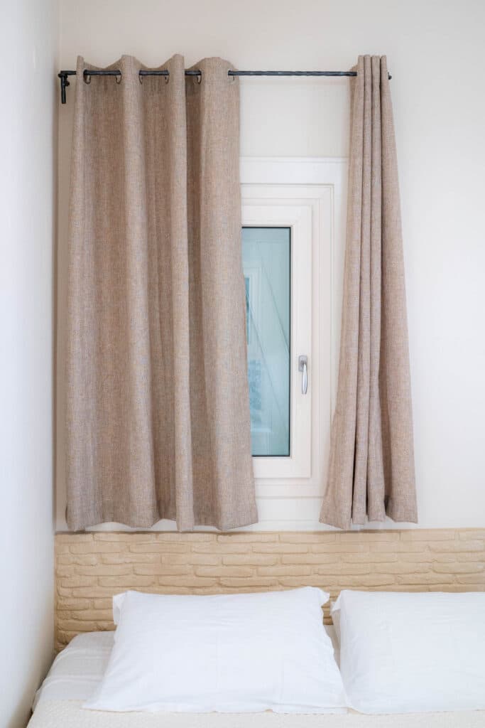 places-to-stay-in-koufonissia-sea-view-double-room-2 svg+xml;charset=utf