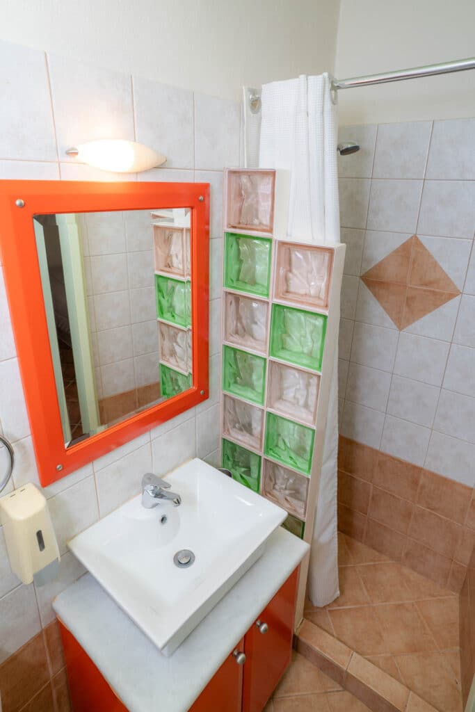 places-to-stay-in-koufonissia-split-level-apartment-20 svg+xml;charset=utf