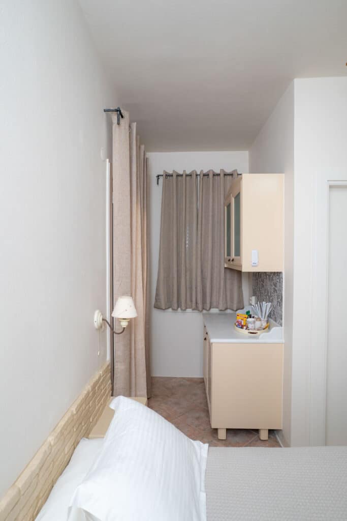 places-to-stay-in-koufonissia-standard-double-room-32 svg+xml;charset=utf