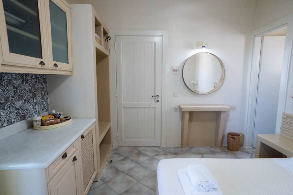 places-to-stay-in-koufonissia-standard-double-room-5 svg+xml;charset=utf